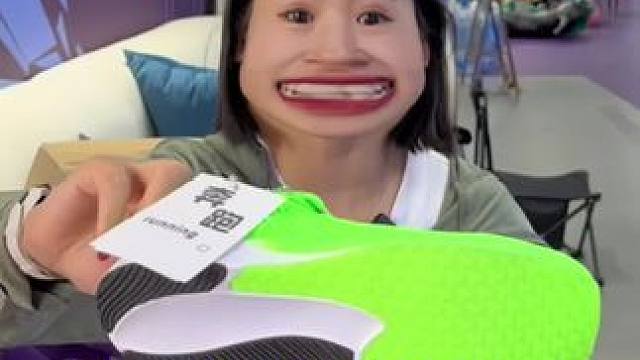 打假派燃烧，官方看到都惊呆了 #杜绝假货 维护市场良好环境，同学们多多转发 #不对劲 #派燃烧碳板竞