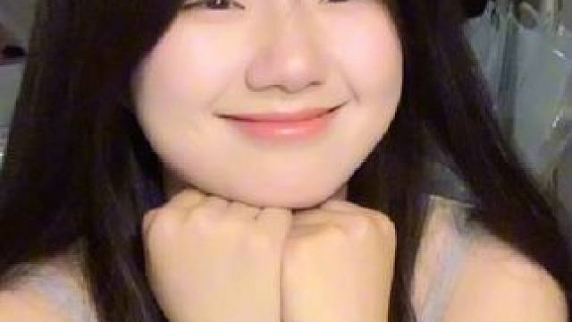 “永远做一个开心的小孩”#女大学生 #夏天该有的样子