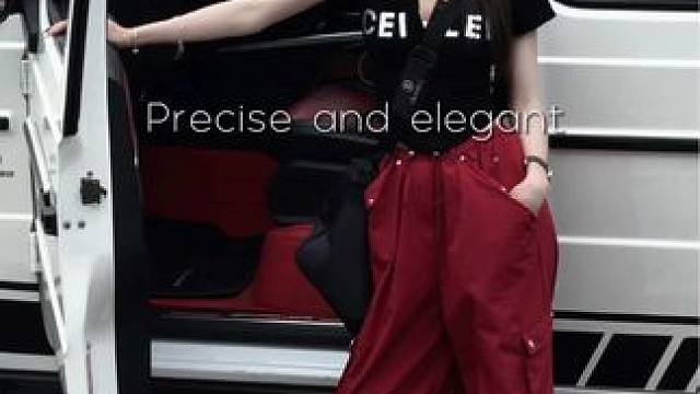 “女孩子不要把风格圈的太刻板，穿拽点，性感的，复古的，各种风格都要去试，抓住青春的尾巴使劲打扮，使劲