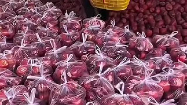 你一定想不到，现在还可以买到这种苹果#粉面苹果 #秦冠苹果