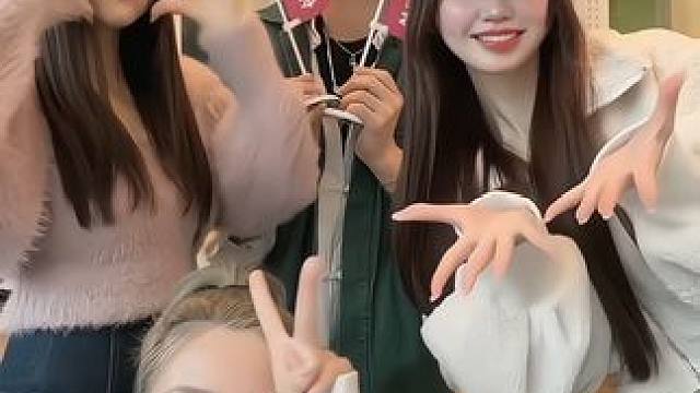 #日本女生 #甜甜的手势舞 #和我闺蜜对视     
开始工作了，怀念假期