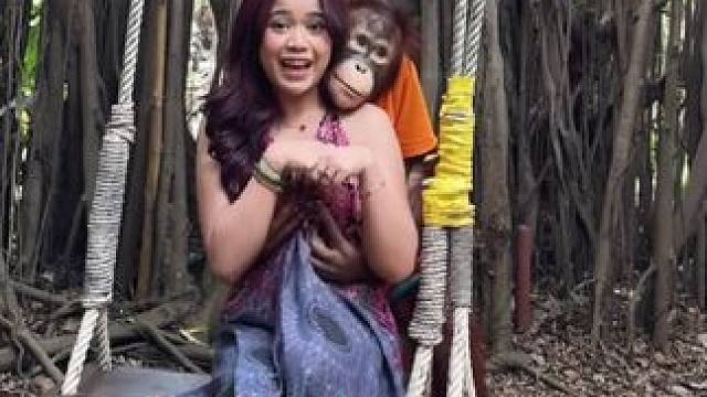 #国外视频分享 #猴子成精 #泰国网红猩猩