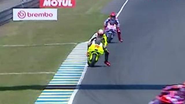 法国站冲刺赛，贝塞奇第二位置摔车#motogp #摩托车比赛