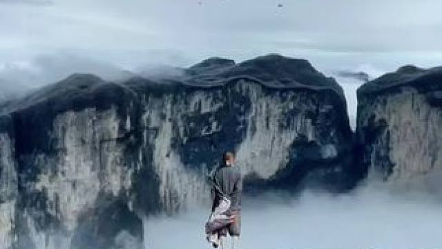 此时此刻，我站在这里我想说我要更新视频了 #古风 #云海 #湖南