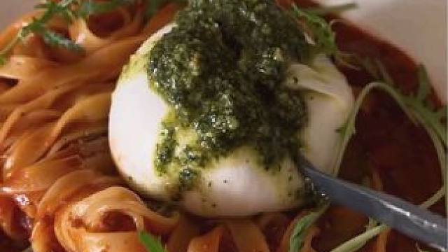 布拉塔奶酪番茄罗勒意面#我的厨房日记 #治愈系美食 #春日好食光 #意面 #布拉塔奶酪