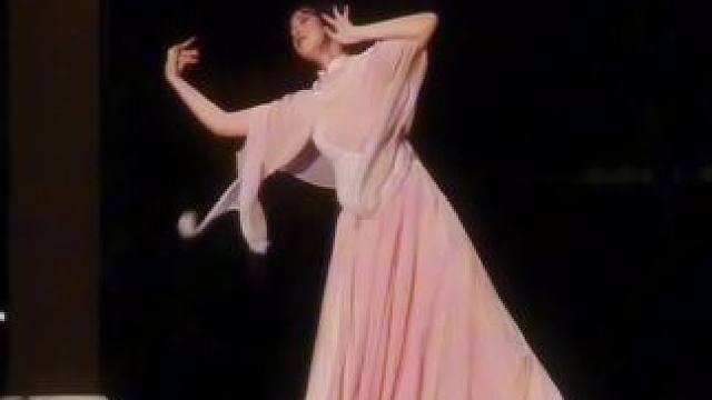 忘记一个人是先忘掉声音，还是模样#古典舞 #翻跳 #氛围感