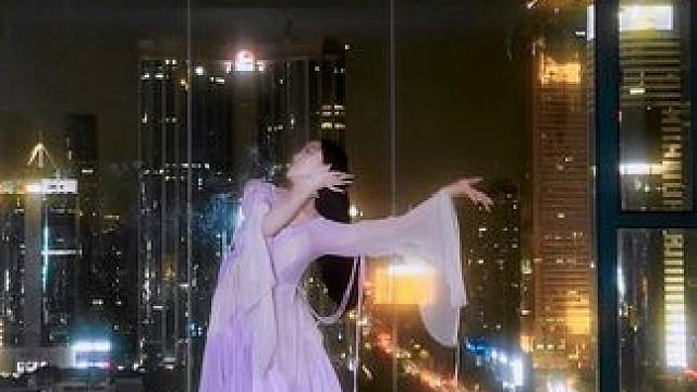 有人说你莞莞类卿，有人说你是他唯一的妻