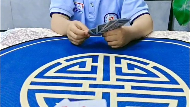 和我斗你还太小了？