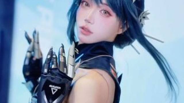 大招后的回眸你接得住吗 #五一漫展 #五一广州萤火虫漫展 #萤火虫漫展 #战双帕弥