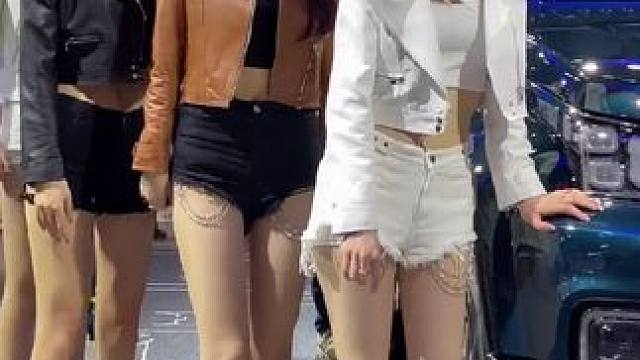 #模特美女 #车模 #邻家女孩 #全网笑容最治愈女孩 #平面模特