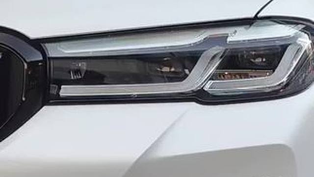 让你的宝马 5 系华丽变身！在熊猫配色与前后套件的加持下，他不再只是一辆车，而是一件行走的艺术品。#