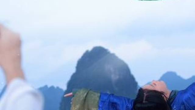 半山半水，只此青绿，画中一游 #今麦郎茶粹 #粹粹的超好喝 #国风