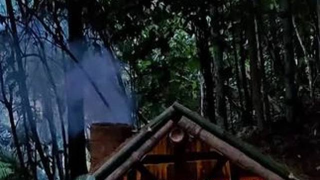 野外建造气派房屋 #荒野建造 #野外建造 #庇护所