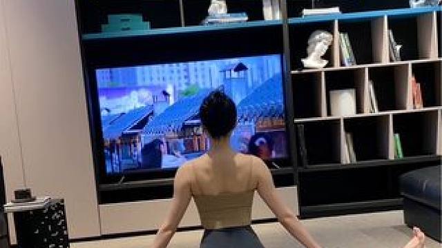 每天拉伸10分钟，轻松完成一字马，一定要量力而行#瑜伽 #初学者