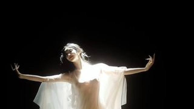 若是月亮还没来，那就让我来#氛围感 #舞蹈 #若是月亮没来 #翻跳