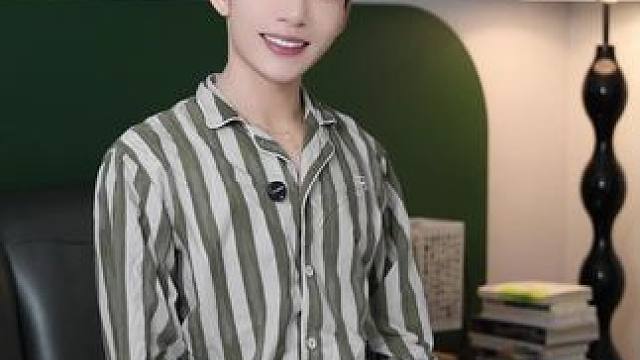 睡前跟练一组金刚趴，放松身心，快速入睡，该视频适合反复练习，记得点赞收藏，瑜伽的练习需要坚持，每天睡