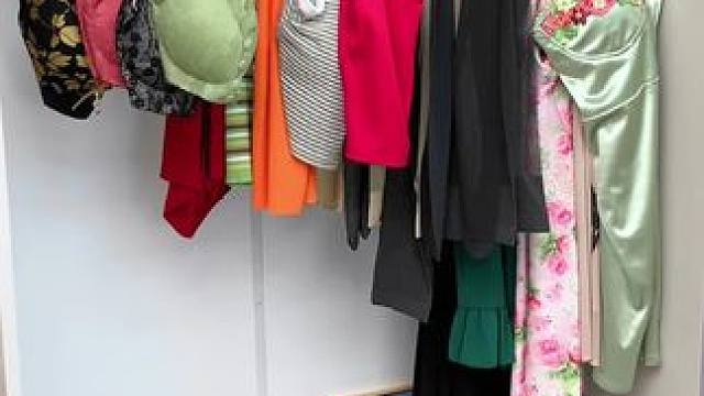 八钩衣架可以同时收纳8件内衣或者吊带，方便好用拿取也一目了然#衣橱整理  #整理收纳