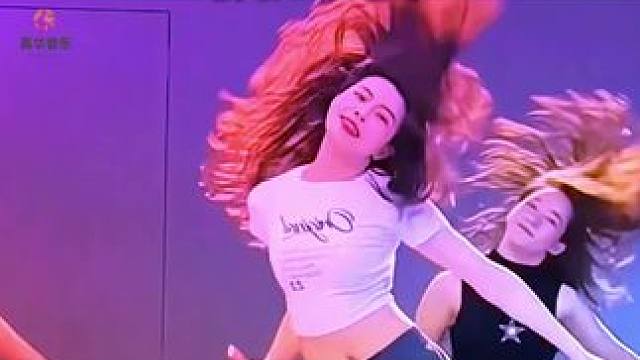 《藏进岁月的寂寞-尹艺霏》完整版在番茄畅听，还有更多好听的音乐#番茄畅听音乐版 #英华音乐