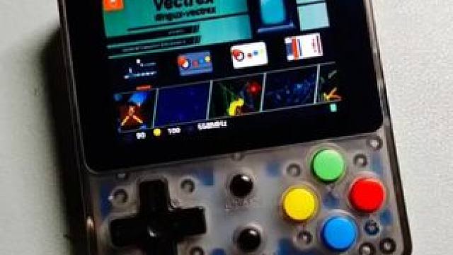 旧机新评“小龙王掌机” #数码 #日常 #分享 #怀旧 #开源掌机 #掌机 #游戏机 #评测 #游戏