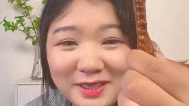 对于我们爱吃辣的，无辣不欢的，极力推荐这款重辣的疯狂辣翅！#妈呀太香了 #嘎嘎好吃