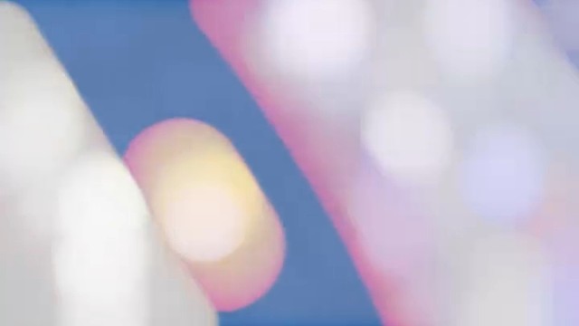 这牌是在拿头在打吗？