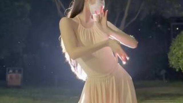 一半素心以清简，一半寂静许清欢#氛围感 #古典舞 #国风