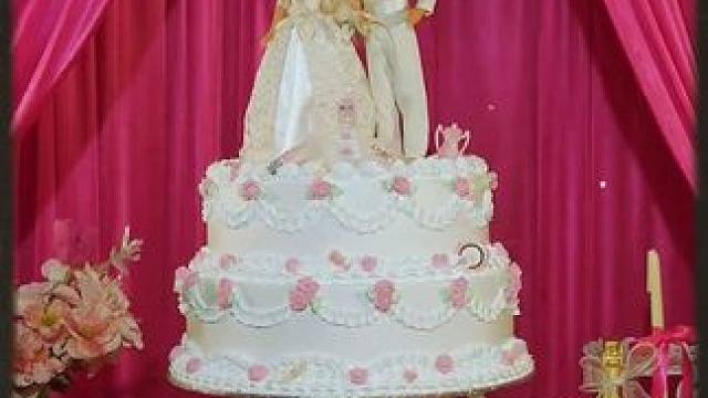给芭比和kan制作的婚礼蛋糕
#公主蛋糕 #芭比#kan#复古蛋糕