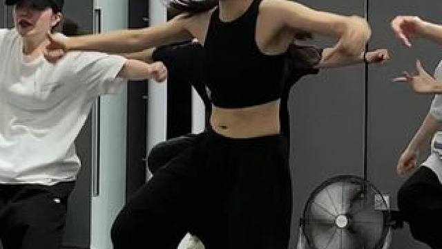 失策～穿错衣服了‍↔️ 