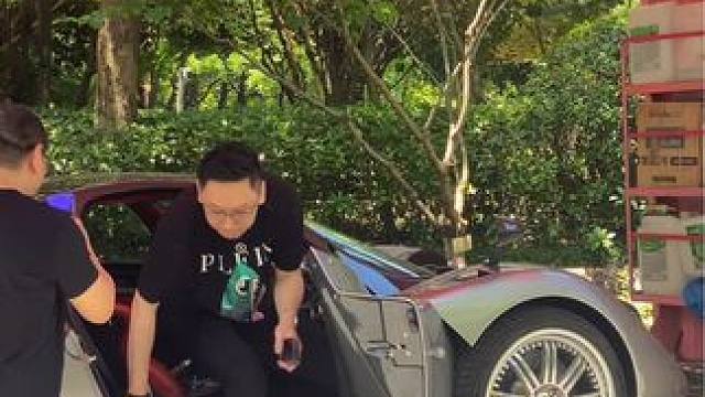 Mike大佬，从帕加尼Zonda f下车，感觉好像有点困难呀#帕加尼zondaf #mike大佬 #
