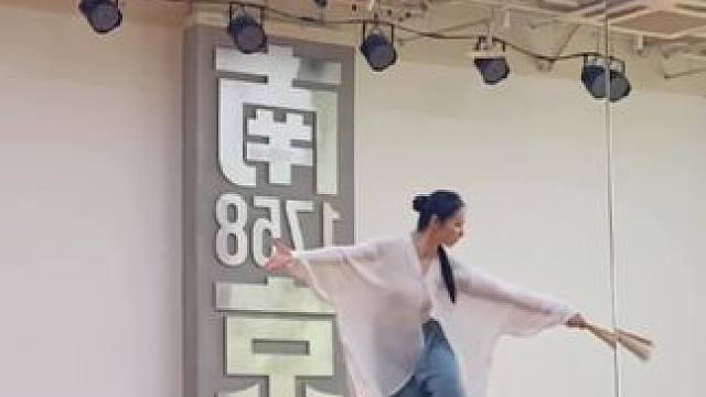 【扇】 #戴萍编舞 #古风 #扇子舞 
编舞样稿