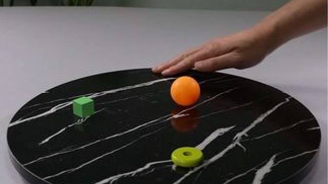 当转盘转动起来后，谁能留到最后，结果你可能超乎你的想象#科学小实验 #物理启蒙 #转盘悖论