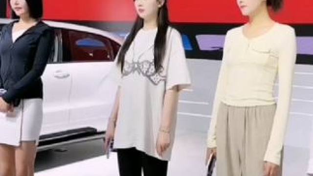 #模特美女 #车模 #邻家女孩 #美丽动人 清纯甜美 炸街女孩 又美又飒 车展随手拍 模特拍摄花絮 