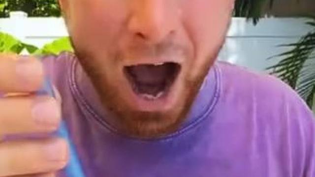 用双面胶吹出彩色泡泡，这操作简直太厉害了！ #搞笑视频 #搞笑配音 #搞笑