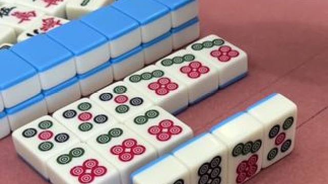 这运气不服不行，杠上开花！ #富豪麻将  #麻将