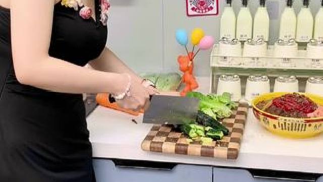 #菜刀  #手工锻打菜刀  #斩切两用刀  #家用厨房菜刀  #超便宜超划算