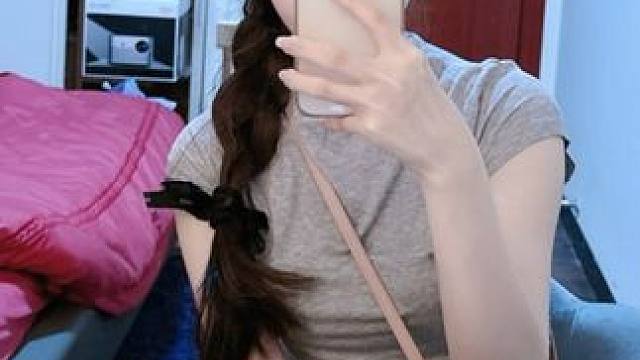 “真心很贵 别逢人就给 心这个东西 给对了人就无价 给错了人便一文不值”#真心很贵别逢人就给