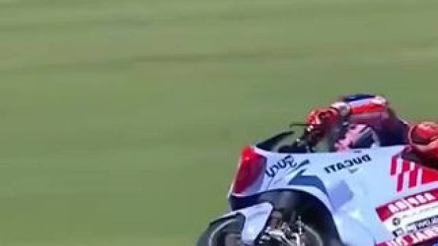 #93号马奎斯 #摩托车比赛 #滑胎过弯 #大神控车 #专业动作请勿模仿