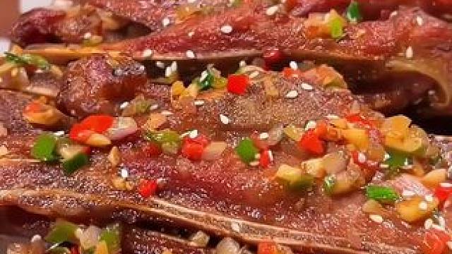 不管你是城里人，还是农村的，一定要陪家人尝尝#扇子骨#手抓扇子骨#妈呀太香了#嘎嘎好吃