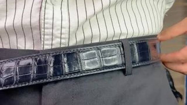 鳄鱼皮带：经典与现代的完美融合#鳄鱼 #鳄珍 #皮带