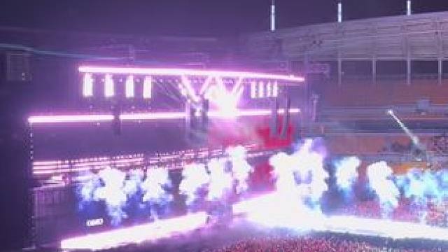 #奔赴万人现场 #前奏一响拾起多少人的回忆 #张杰音乐节 #呼和浩特张杰演唱会 #逆战