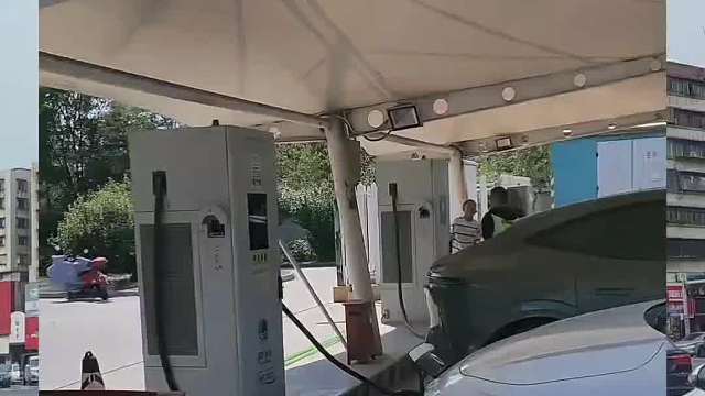 电车刚多起来，充电费就开始上涨了‼️#汽车知识 #每天一个用车知识 #驾驶技巧 #带你懂车 #每天一