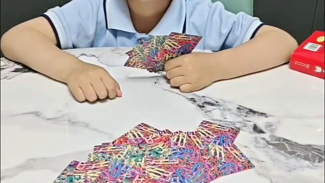 打一巴掌在给个甜枣