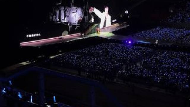 #前奏一响拾起多少人的回忆 #现场版live #奔赴万人现场 #呼和浩特张杰演唱会