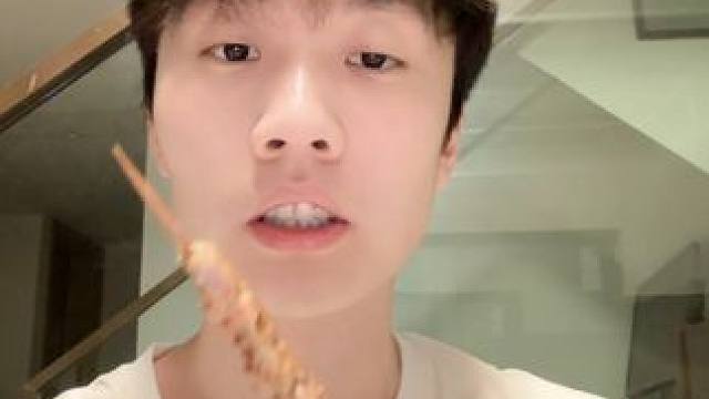 蔡哥牙疼吃不了东西，我是真替他难受