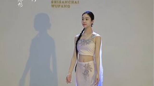 《彩云之南》 跳不腻 原创