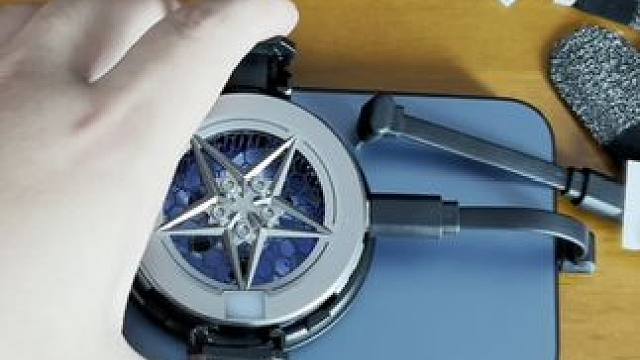 散热效果快，边打边冲，电越打越多还不卡顿掉帧，6只指套，30W充电头，1.6左右线