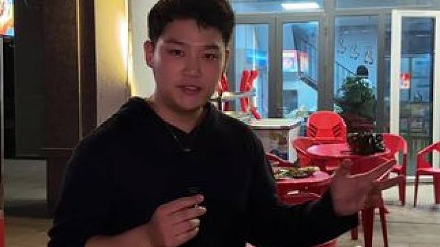 铁锅炖吃烧烤，活动还超级合适#烧烤 #撸串 #羊肉串