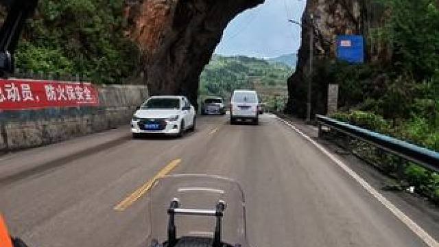 #第一视角 #固定机位安全拍摄 #爱机车爱生活 #骑行vlog #跑山 难得今天不下雨专门去拍这里 