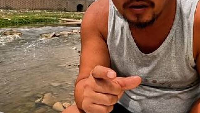 沙和尚就是喜欢河，回到河里吃啥都香，这家伙可厉害了#户外美食 #户外生活 #野外生活 