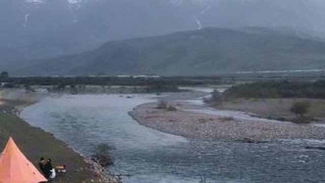 “乐观和爱才是生活的解药”#青海 #雪山 #露营